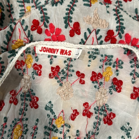 Beautiful embroidery Johnny Was top - Picture 5 of 10
